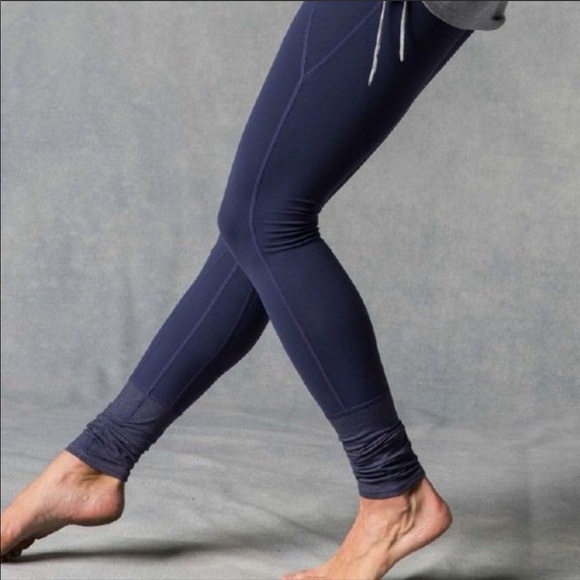 Athleta Pants - Athleta Navy Plie Leggings